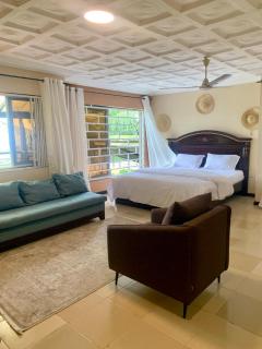 Full Ecolodge Home with Views of the Safari Valley - Akropong - 2