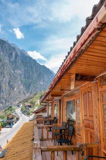 TIBET Guest house 虎跳峡卓玛客栈 - 2