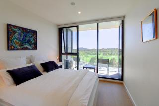 Scenic Views of Black Mountain, Gym, Pool and Spa - Phillip - 3