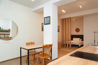 Charming Ground Floor Getaway with Free Parking - Tbilisi - 6