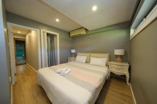 Spacious 6BR Retreat in Kellyville with Pool - Kellyville - 4