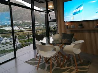Beach Apartment with magical Mountain and Sea views - Kaapstad - 9