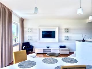 Nad stawem, dwupoziomowy, 6 łóżek, parking, zielona okolica - 9