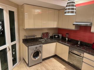 Residence Oussama, Near Hilton, Mall and restaurants, family only building - 2