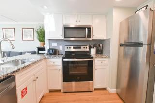 Sunbird Resort Ground Floor Free Beach Chairs - by Sunbird Rentals - Panama City Beach - 5