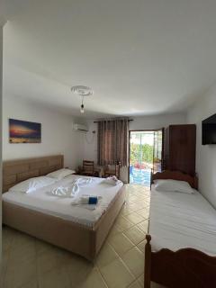 Petrefi Apartments - Ksamil - 8