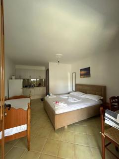 Petrefi Apartments - Ksamil - 9