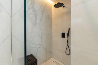 Explore Valencia Luxury Meets Comfort - Valence - 6