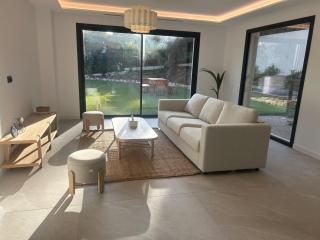 Beautiful Luxury Villa with Pool in Antibes - Antibes - 4