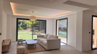 Beautiful Luxury Villa with Pool in Antibes - Antibes - 5