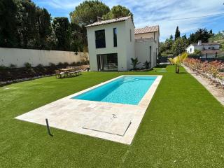 Beautiful Luxury Villa with Pool in Antibes - Antibes - 0