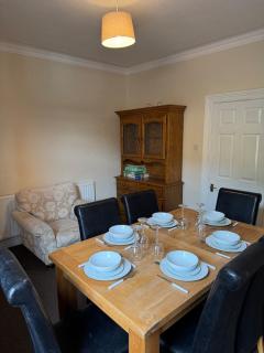 Traditional, sleeps 8, central Hucknall - Hucknall - 0