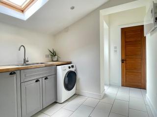 Spacious & Bright 3Bedroom Home-Sleeps7-Parking - Bristol - 9