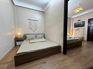 Vietnam Travelers Home 2 with Cozy Private Balcony - Hanói - 5