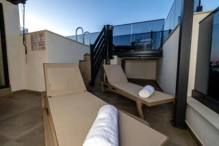 Villa Tria Quercus with Rooftop Pool - Vodice - 3