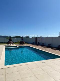 Apartamento confortável e completo para até 5 pessoas Próximo às melhores praias do Norte da Ilha! - Florianópolis - 2
