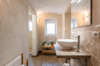 Modern Stone Apartment in the Heart of Bari - Bari - 2
