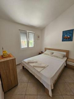 Vila Lučica apartman 2 pogled planina - Petrovac - 3