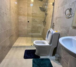 Cozy 1-Bedroom Apartment with Living Room & TV - Casablanca - 4