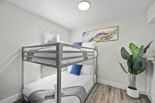 Spacious and Stylish Apartment right by AT&T Stadium! - 3