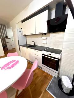 Ana Diamond Luxe Apartment - Skopje - 6