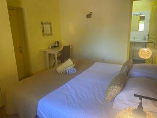 GITE DU ROY D'AMONT Plaine de l'Ain, repas sur réservation - 1