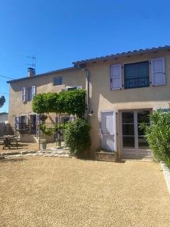 GITE DU ROY D'AMONT Plaine de l'Ain, repas sur réservation - 5