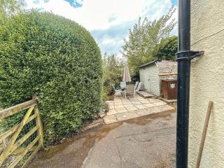 Bourne Cottage - Stylish 3-Bedroom Retreat, ideal for 7 Guests, Pet-Friendly, Xbox Series S & Games - 5