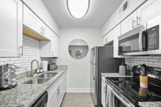Spacious and Stylish Apartment right by ATT Stadium! - Arlington - 7