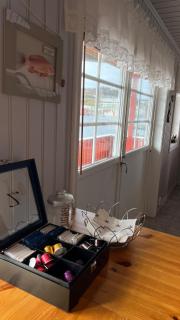 Idyllic cabin at the seafront in Sveggen - Averoy - 1