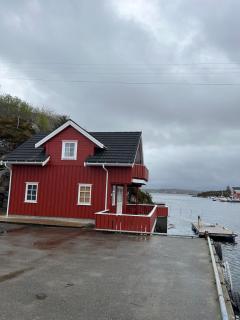 Idyllic cabin at the seafront in Sveggen - Averoy - 9