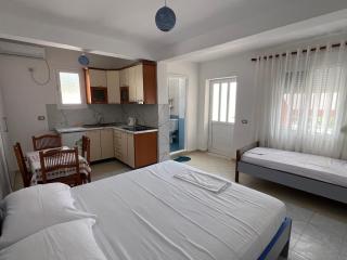 Guest House Vlore - Valona - 1
