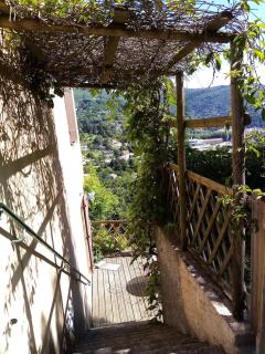 Charm and dominant view for a flowery break! - La Celle-sous-Gouzon - 8