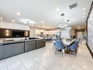 Extravagant 9 BR Villa, Pool, Spa, Resort by Blue Sky Villas - 3