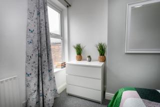 Long Term Contractor's House - Derby - 2