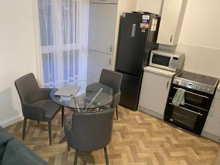 Top Floor Apartment in Kent - - 7