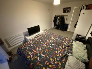 Top Floor Apartment in Kent - - 5