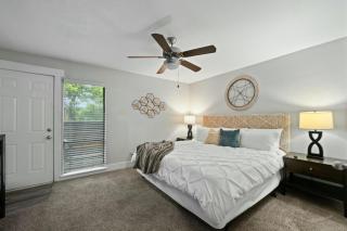 Two Apartments in the Heart of Arlington! - Arlington - 8