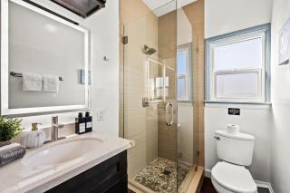 Newly Remodeled Cozy Beach Retreat Ocean Views - Manhattan Beach - 6