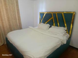 classy executive two bedroom apartment with fully equipped gym ample parking space swimming pool children playing ground and amazing scenic views in kilimani - Nairobi - 9