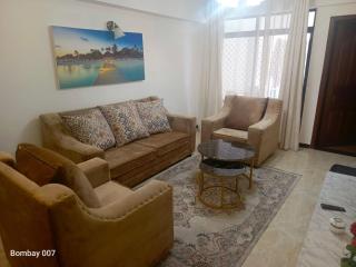 classy executive two bedroom apartment with fully equipped gym ample parking space swimming pool children playing ground and amazing scenic views in kilimani - Nairobi - 2