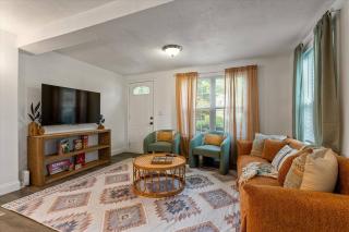 4BD Home | 3min to UND | Cozy Yard | Pingpong - South Bend - 6