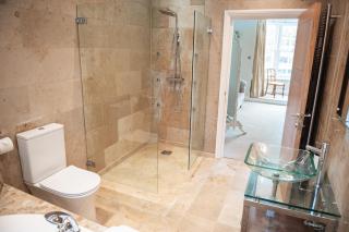 Boutique Retreat with Rooftop Hot tub and Four poster bed - Southampton - 2