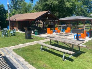 5 Bedrooms Cottage at Rice Lake! - Roseneath - 5