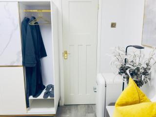 Ensuite Luxury Bedroom In Purfleet - 7