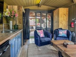 Rustic Country Cabin, Bring Horses, Fire Pit & Puppies - - 2