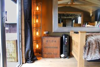 Rustic Country Cabin, Bring Horses, Fire Pit & Puppies - - 1