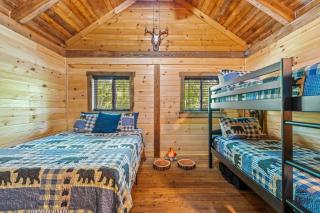 Mallard Creek Cabin - Firepit - Kitchenette - Large Deck - Gas Grill - Berkeley Springs - 9