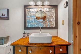 Mallard Creek Cabin - Firepit - Kitchenette - Large Deck - Gas Grill - Berkeley Springs - 5