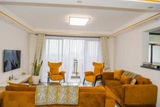 comfort three bedroom apartment with servant quarter, gym ,children play area ,rooftop football pitch, coffee house, restaurants, garden and amazing scenic views in kileleshwa - Nairobi - 9